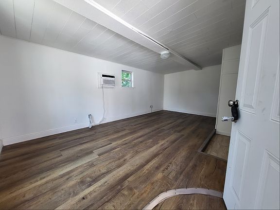 2nd image of 1131 Leal St