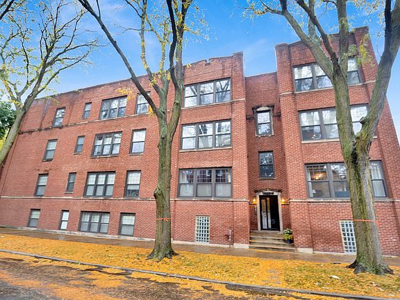 2nd image of 2446 W Leland Ave #1