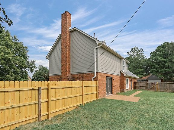 4th image of 7189 Market Square Dr