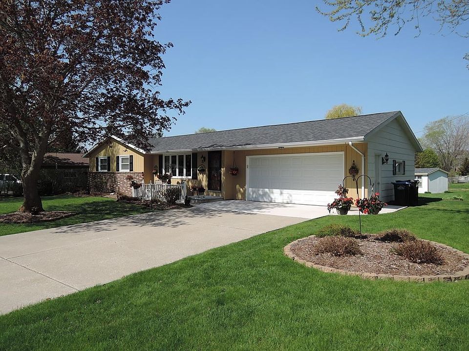 1st image of 323 N 15th Dr