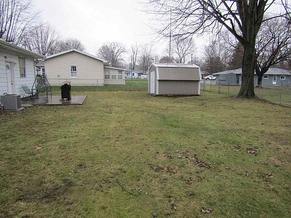 3rd image of 3 Elmwood Dr