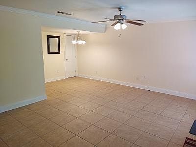 5th image of 318 Lake Marina Ave
