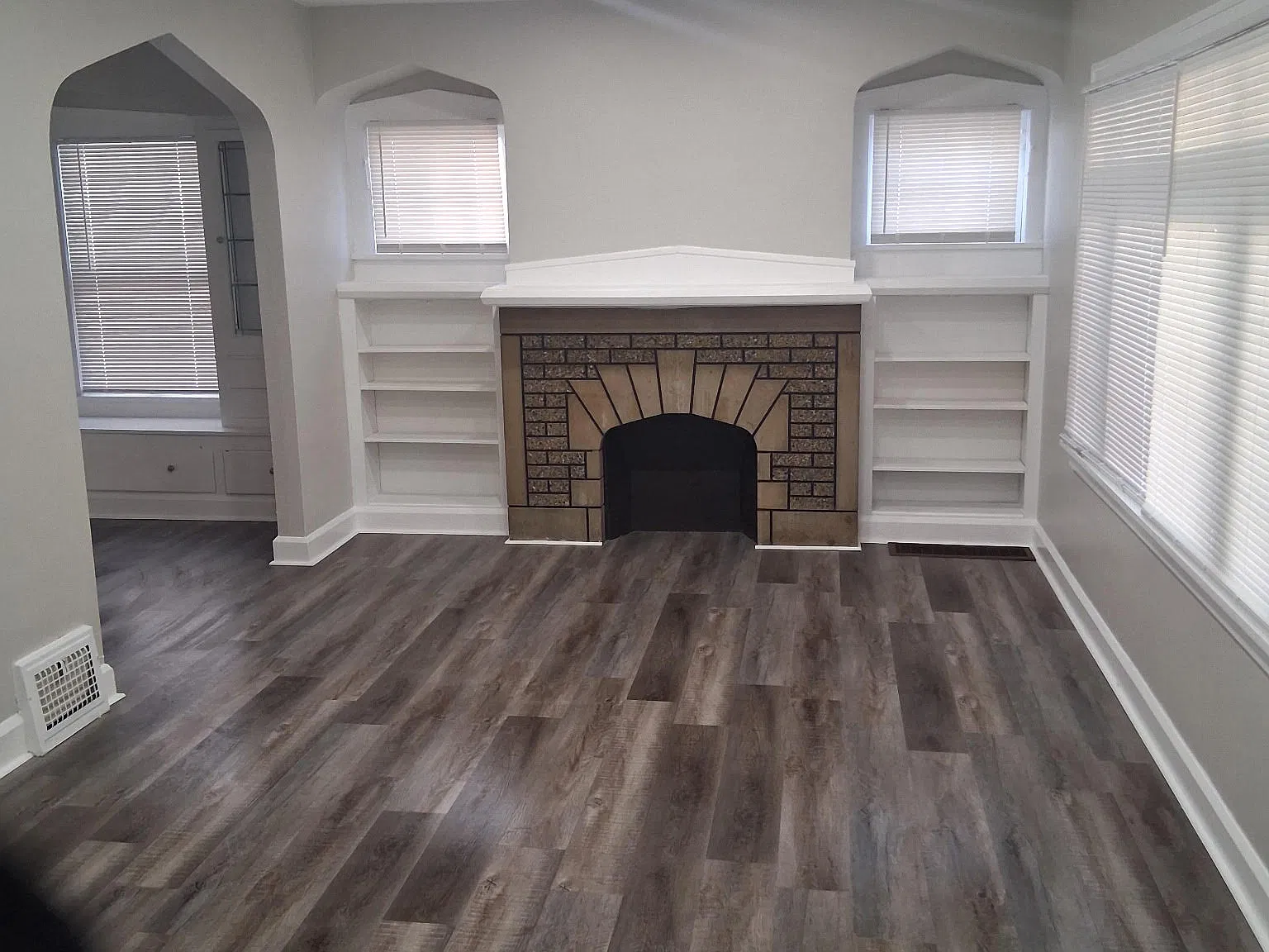 5 bed, 1.5 bath, 1465 sqft, $1,900 — Photo 4