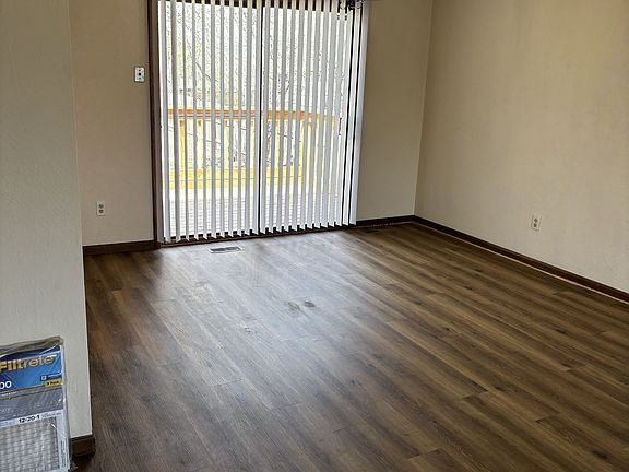 3rd image of 433 S Carlton Dr