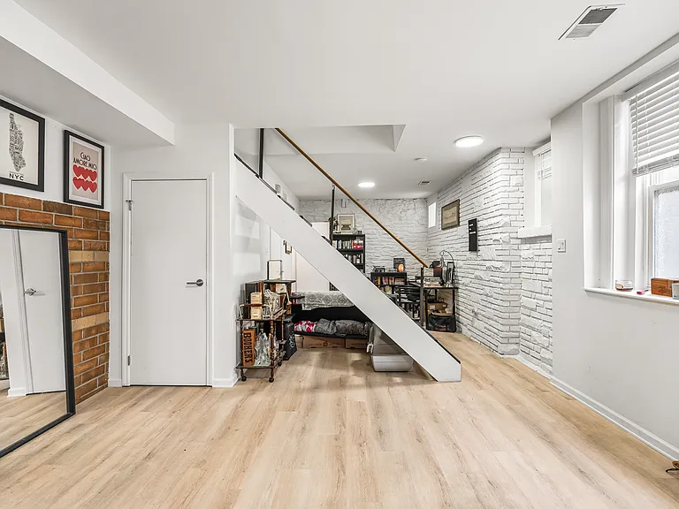 3401 Butler St #R1 — Photo 13