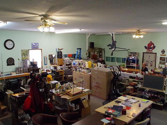 4th image of 310 Perrine Cir