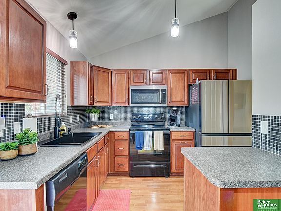 4th image of 7816 S 161st St