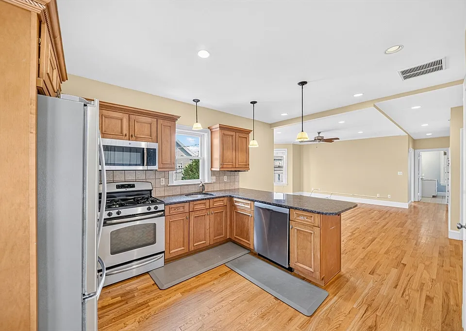 90 Taylor St #4