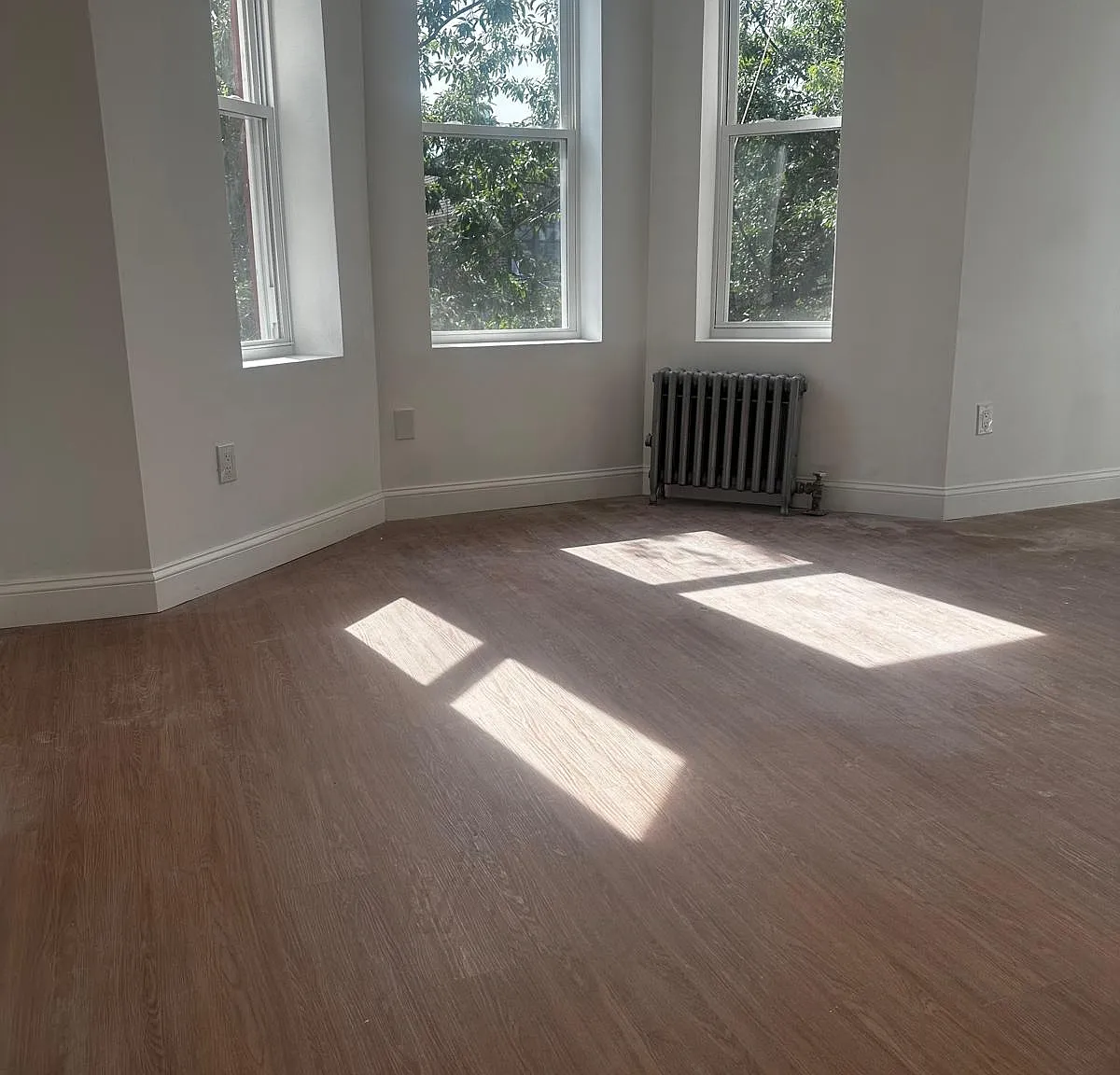 677 Sheffield Avenue — Photo 4
