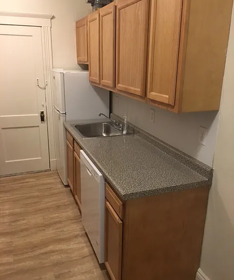 235 Park Dr #13 — Photo 5