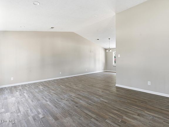 4th image of 1431 Cumberland Circle