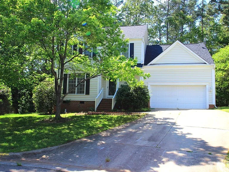 208 Ashley Brook Ct — Photo 1