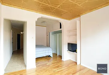 Rented by Bond New York