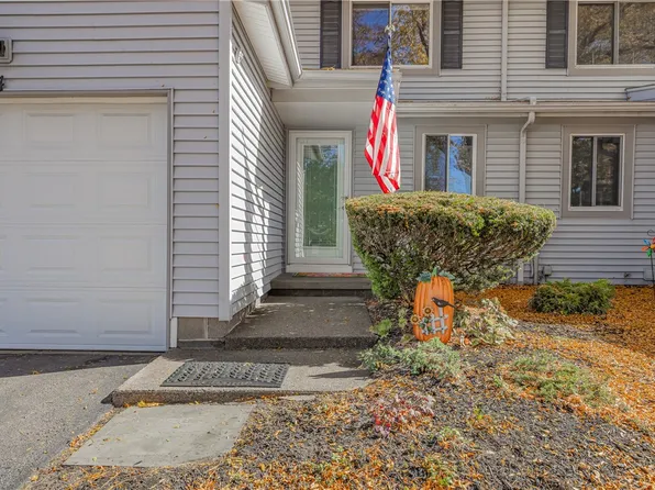 4 Arbor Ct, Fairport, NY 14450