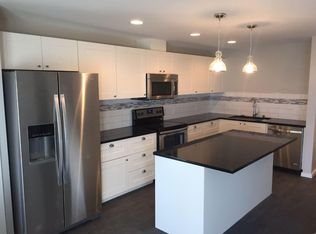501 Market St APT B, Kirkland, WA 98033