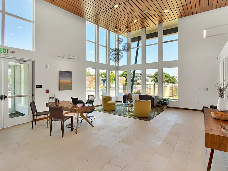 Verra West — Photo 9