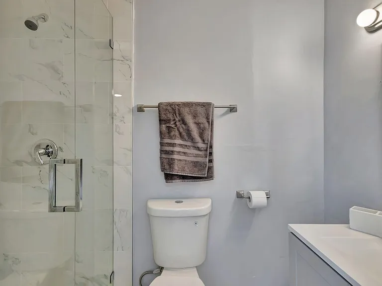 8225 S Indian River Dr #C — Photo 20