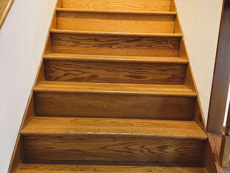 Hardwood very wide staircase to 2nd floor