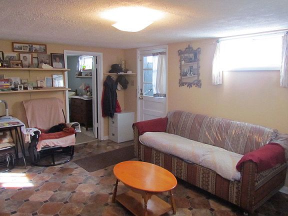 3rd image of 706 S Pine St