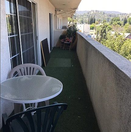 2nd image of 5219 Newcastle Ave APT 402