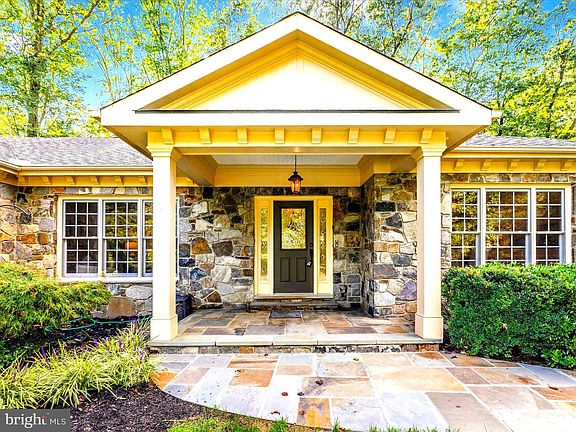 2nd image of 11589A Nor Ray Cir