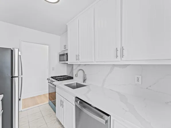 10 Huron Avenue image 5 of 33