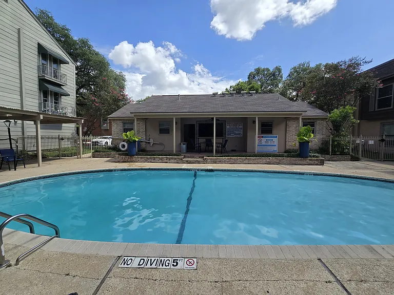 2300 Nacogdoches Rd #105A — Photo 43