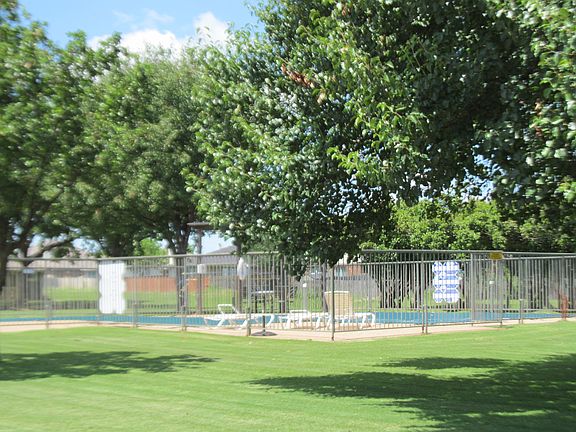 3rd image of 132 Cobblestone Row