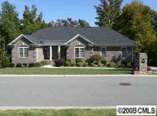 5580 Oakmont St, Kannapolis, NC 28081