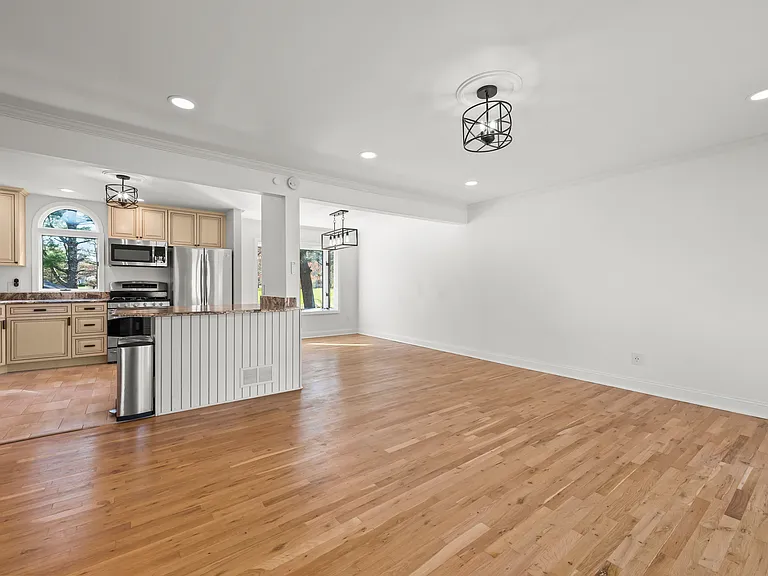 27 Meadowview Rd — Photo 10