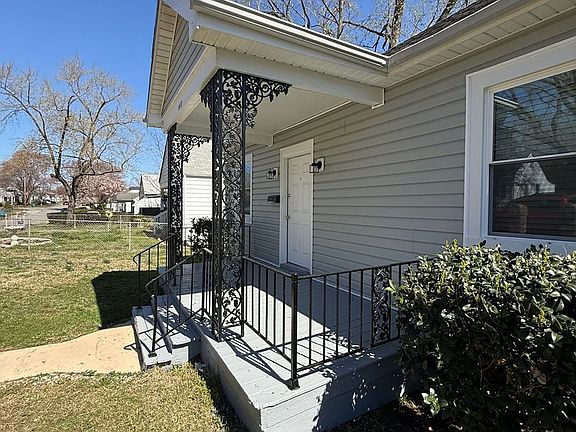 2nd image of 1412 Overlook St