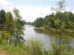 Shore Shadow Dr, Huffman, TX 77336