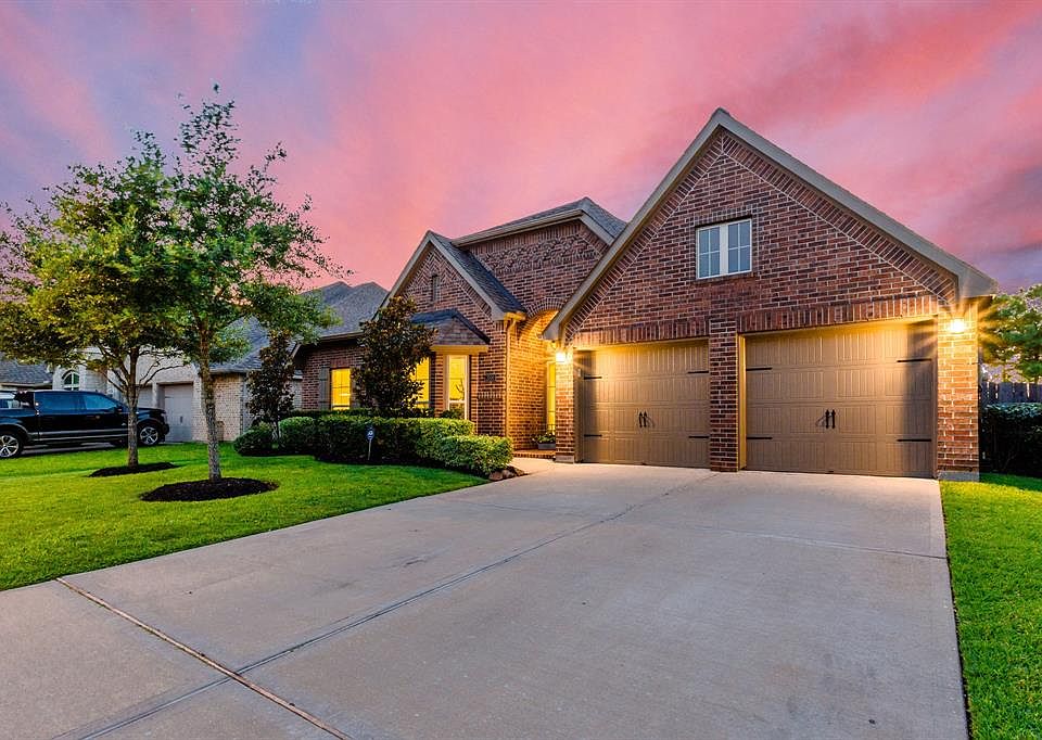 1st image of 2000 Sunset Springs Dr