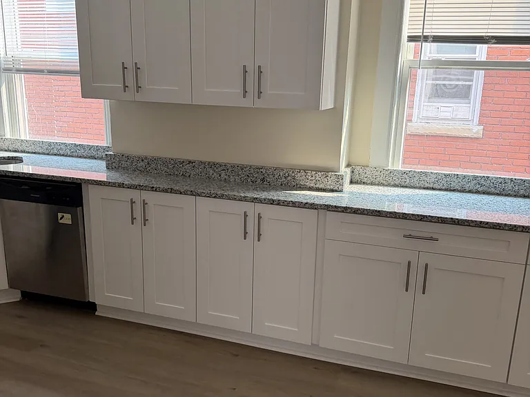 910 Colonial Ave #B — Photo 7