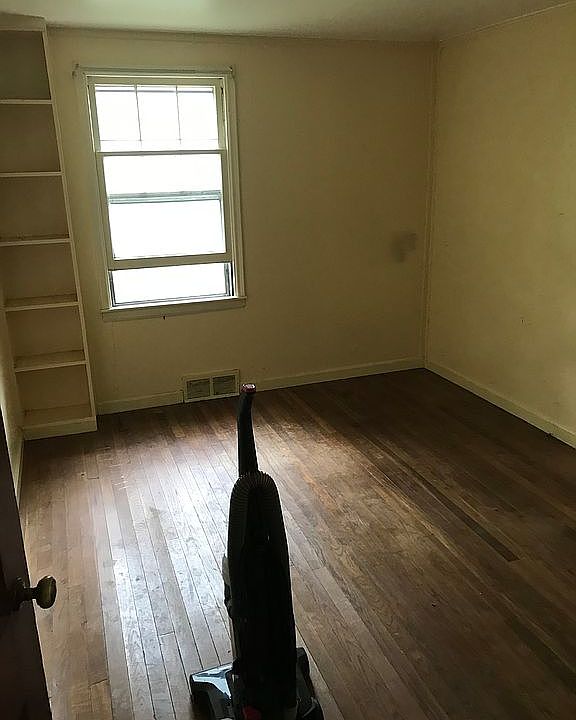 2nd image of 8292 Westmoor Rd