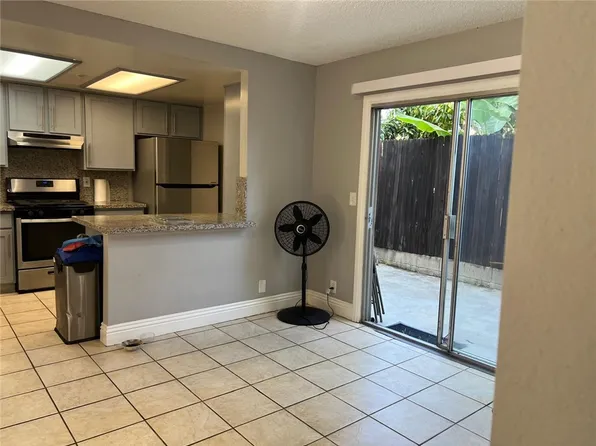 1927 W Houston Ave APT 5, Fullerton, CA 92833