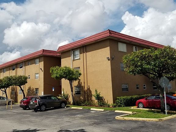 2nd image of 4655 Palm Ave
