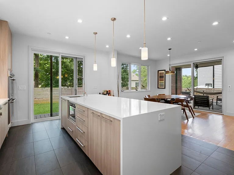 6010 Wilmett Rd — Photo 17