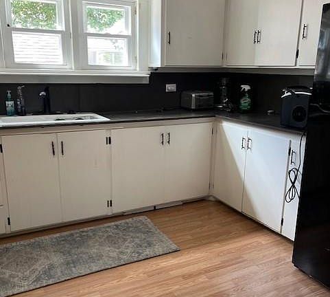 4th image of 645 W Washington St