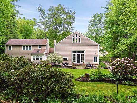4th image of 9 Conifer Ridge Road