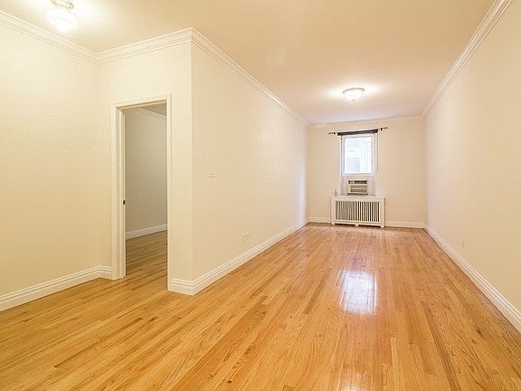 3rd image of 111 E 79th St APT 4A