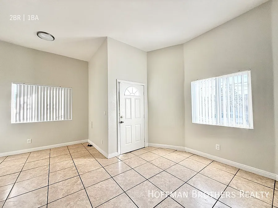 851 W 93rd St Los Angeles, CA 90044 — Photo 3