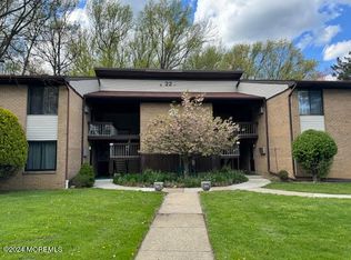 22 Amberly Dr UNIT B, Manalapan, NJ 07726