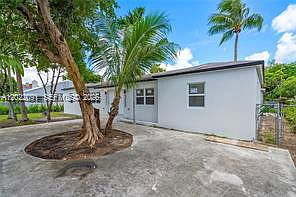 2nd image of 1050 NE 82nd St #1