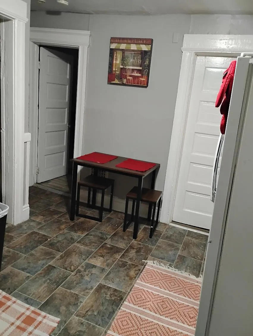 3 bed, 1400 sqft, $750 — Photo 4