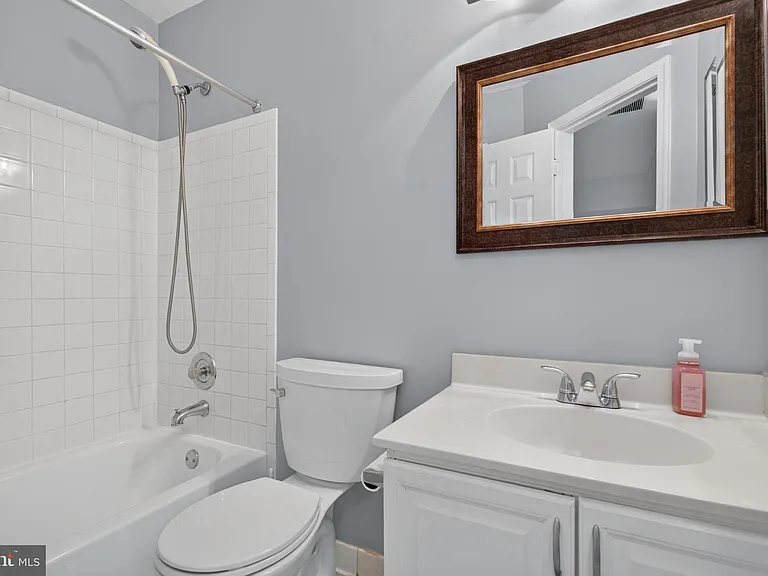 7259 Worsley Way — Photo 33