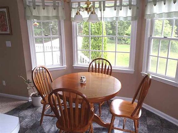5th image of 90 Hightower Ct