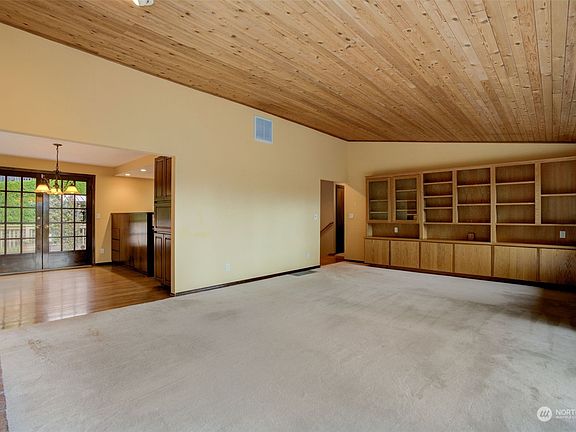 4th image of 2204 SE 106th Avenue
