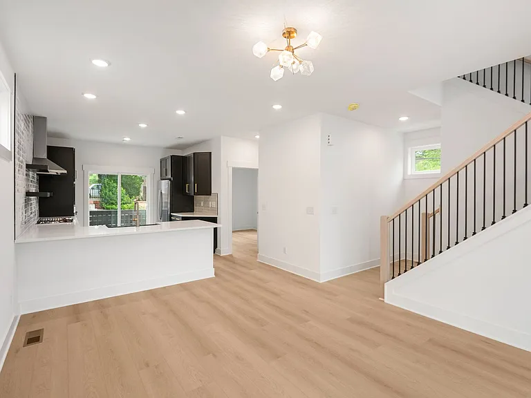801 Massey Ave — Photo 8