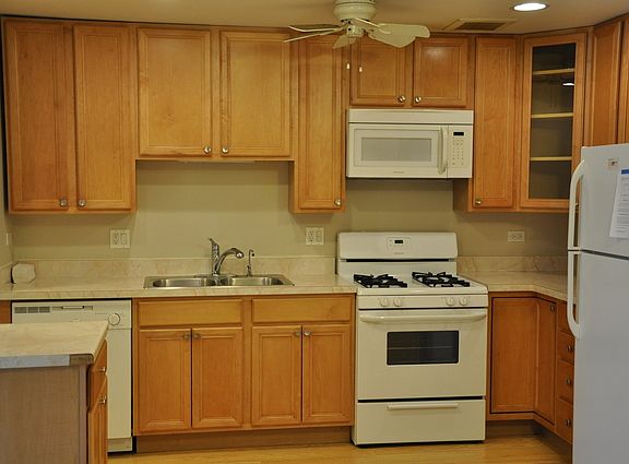 3rd image of 923 Jonathon Ct #8-201